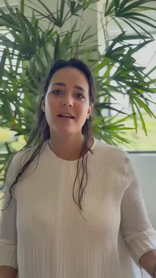 Agua Micelar Limpiadora y Desmaquillante con Ácido Hialurónico